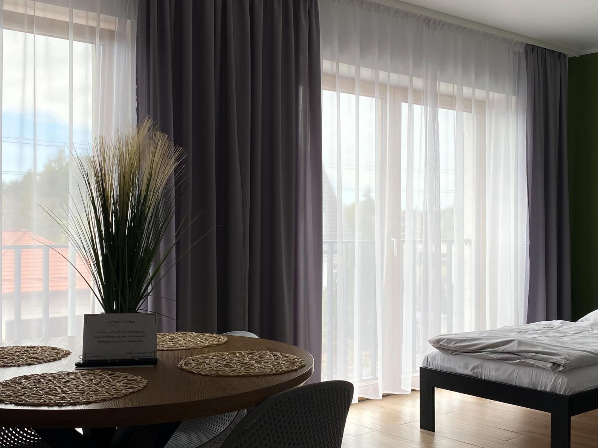 Tanie Noclegi Gliwice - Apartamenty Lowicka 28 エクステリア 写真